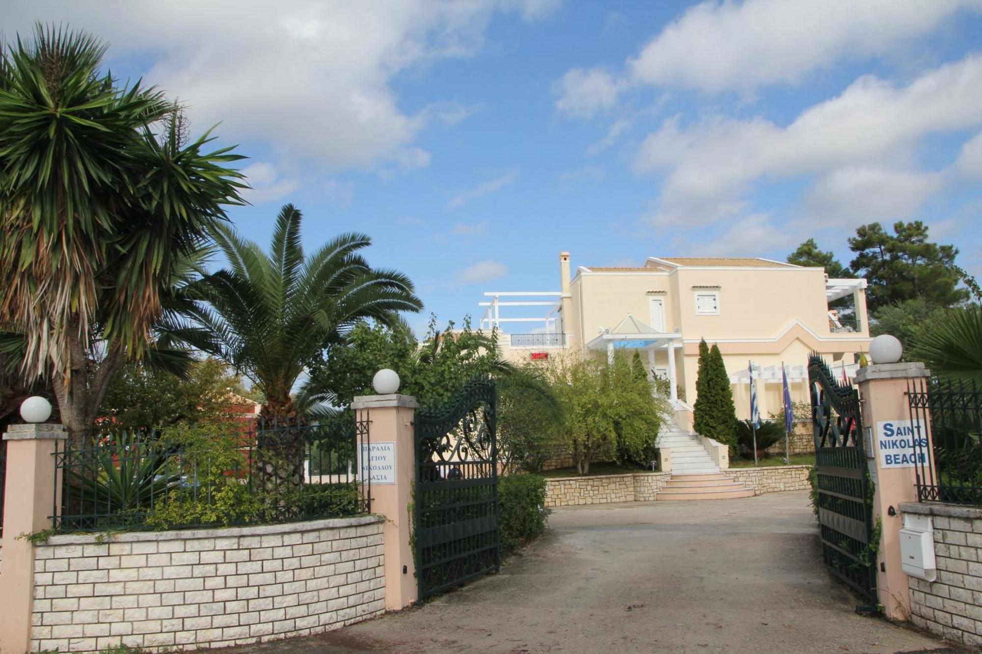 Saint Nicholas Beach Resort Dassia  Dış mekan fotoğraf