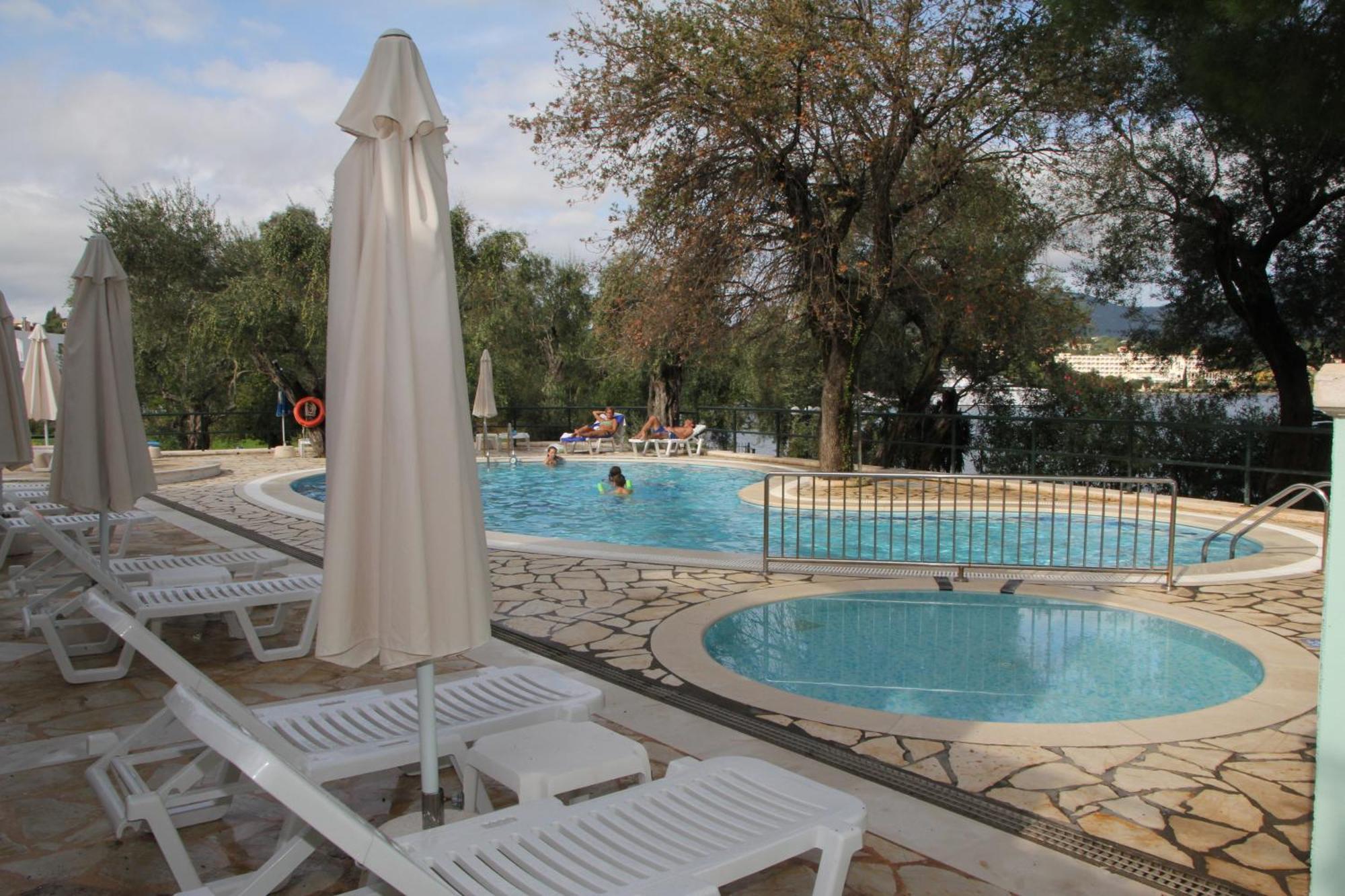 Saint Nicholas Beach Resort Dassia  Dış mekan fotoğraf