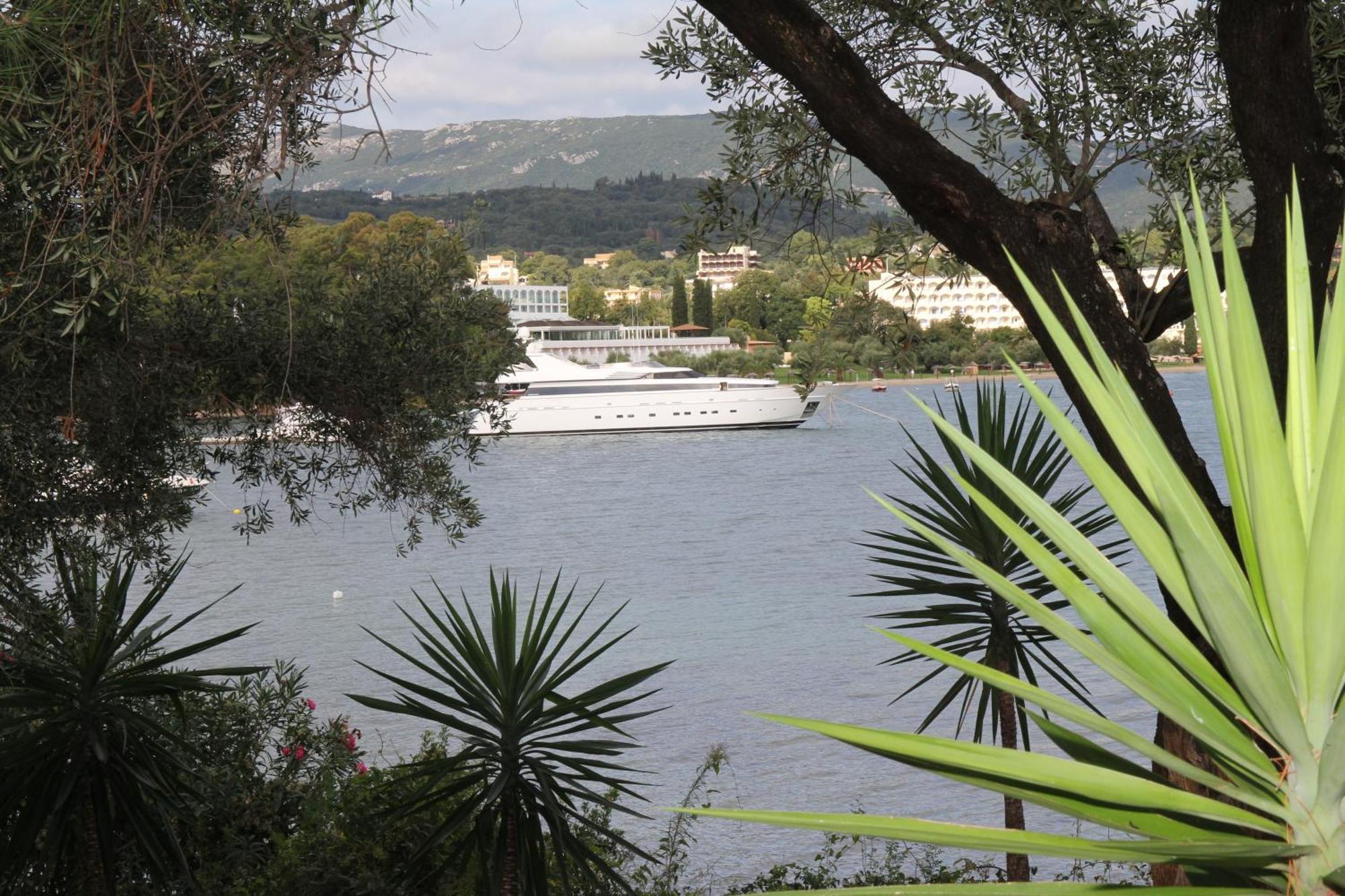 Saint Nicholas Beach Resort Dassia  Dış mekan fotoğraf
